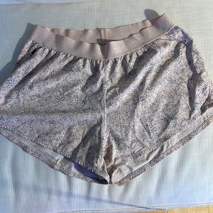 Outdoor voice running shorts (medium)